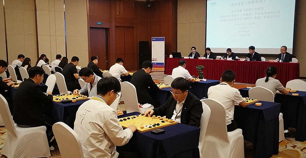 Carlsen xếp Sindarov cửa trên: Gukesh, cái trần cao và một hoài nghi về thể thức Carlsen xếp Sindarov cửa trên: Gukesh, cái trần cao và một hoài nghi về thể thức