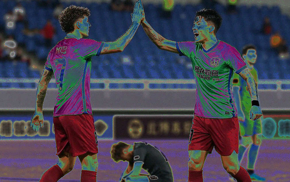 Căng cơ gấu chân của Lawrence, Old Firm và bài toán định giá lại Rangers trước trận derby Glasgow Căng cơ gấu chân của Lawrence, Old Firm và bài toán định giá lại Rangers trước trận derby Glasgow