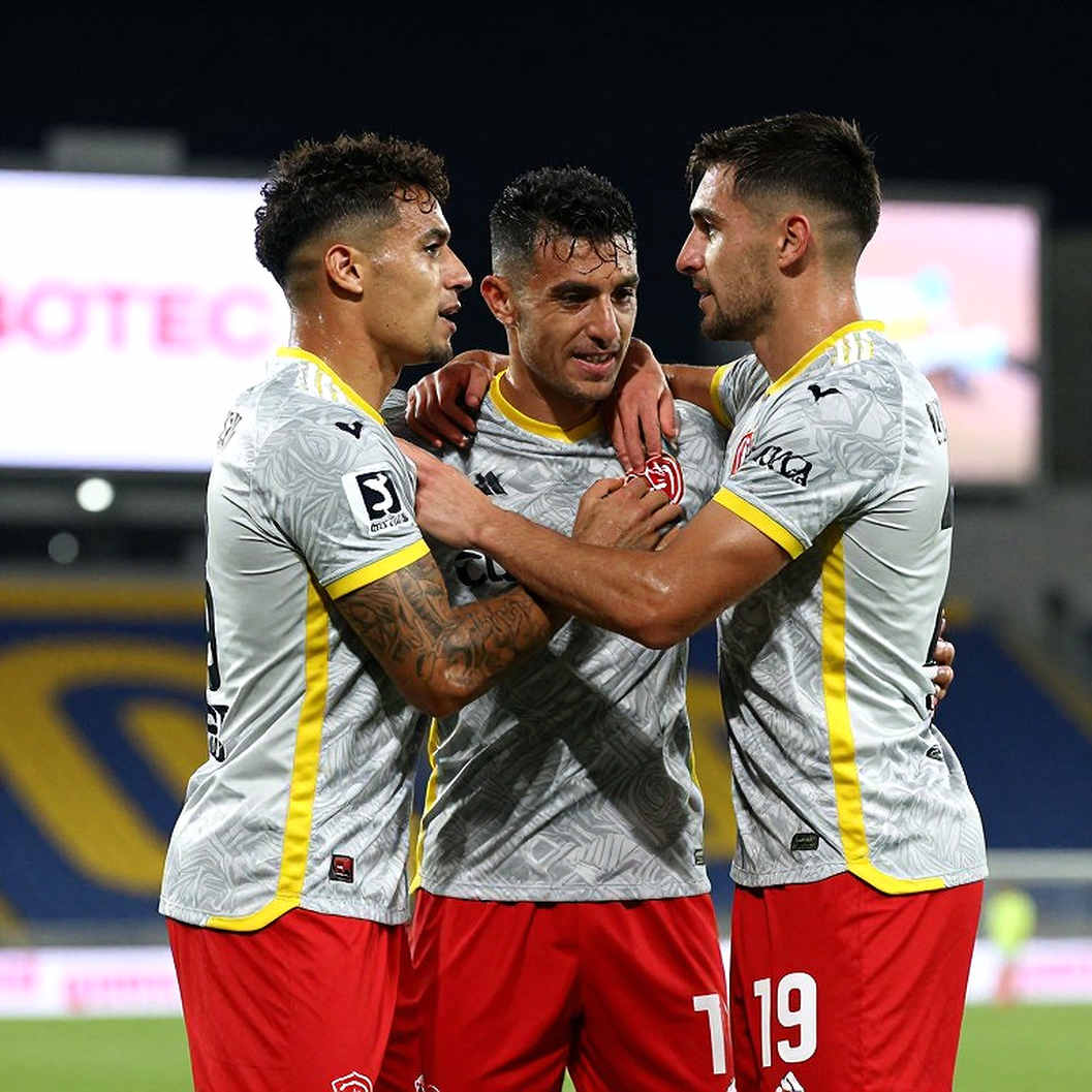 Tigres và cú đúp tiền đạo nội: Khi đồng hồ đếm ngược viết lại kế hoạch
