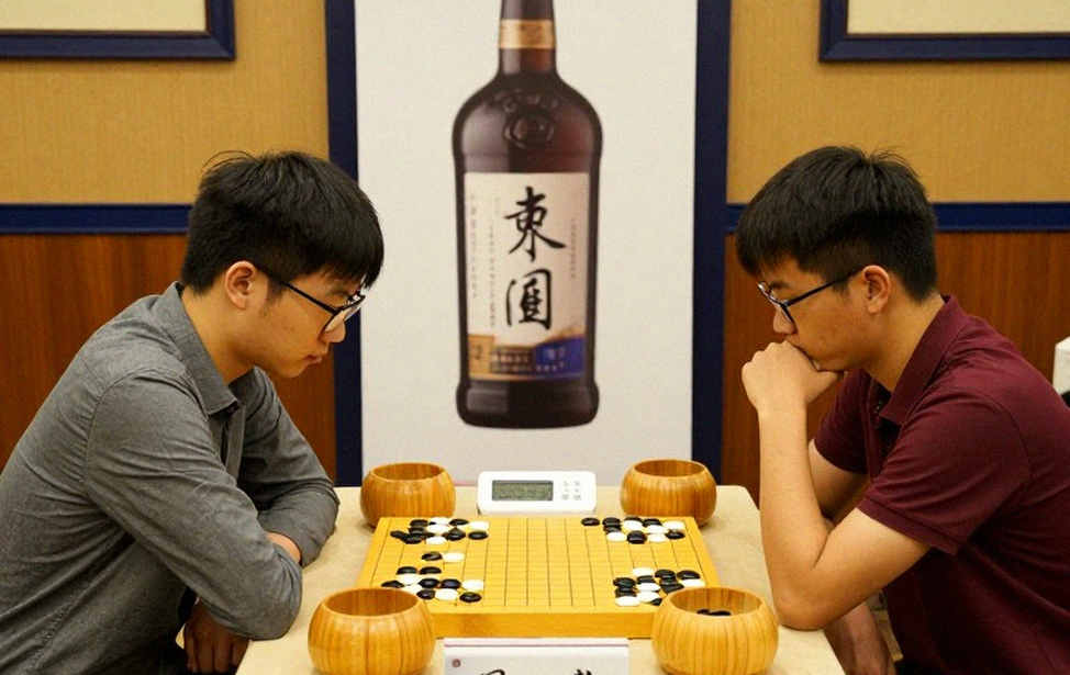 GCL 2026: Nepomniachtchi khiến Carlsen toát mồ hôi trước khi vượt qua Sindarov bằng đồng hồ GCL 2026: Nepomniachtchi khiến Carlsen toát mồ hôi trước khi vượt qua Sindarov bằng đồng hồ