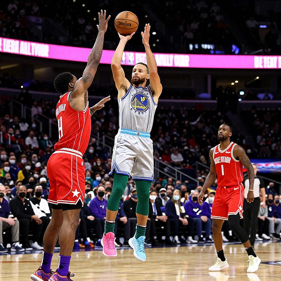Luka Doncic ca ngợi đồng đội trẻ Lakers: 'Sự tiến bộ thật điên rồ'