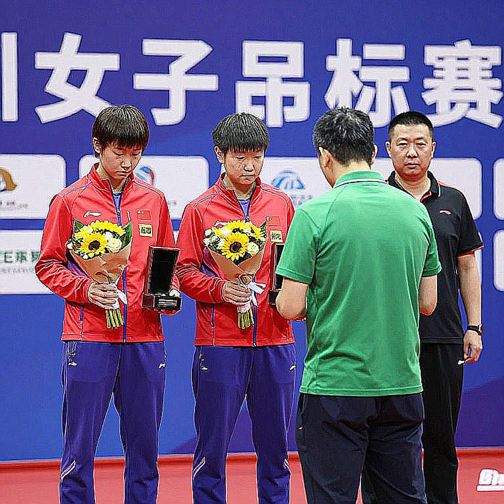 Bản báo cáo rỗng: Kỳ chuyển nhượng V.League và nghệ thuật nói mà không nói gì Bản báo cáo rỗng: Kỳ chuyển nhượng V.League và nghệ thuật nói mà không nói gì