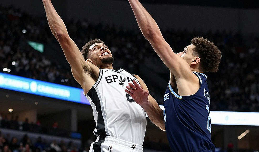 New York Knicks ký hợp đồng tập huấn với tiền đạo Igor Milicic Jr.