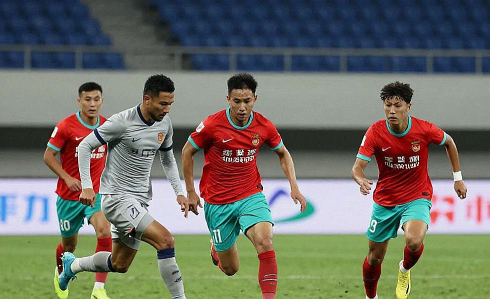 Bên lề sân tập: Khi một bản tin Man United được viết bằng niềm tin thay vì bằng mắt