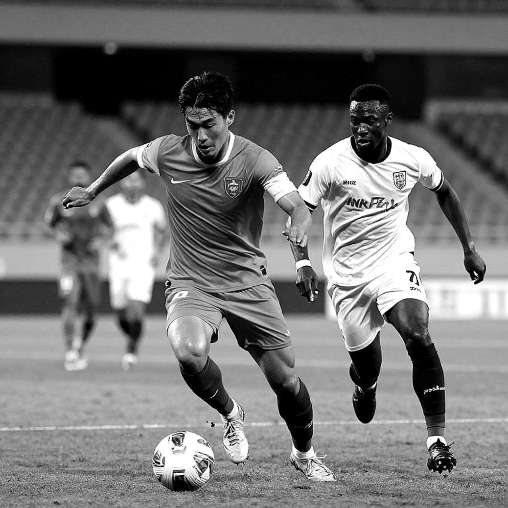 Hành lang cánh V.League bị bỏ không: khi dữ liệu đường chạy che mất sự thật chiến thuật