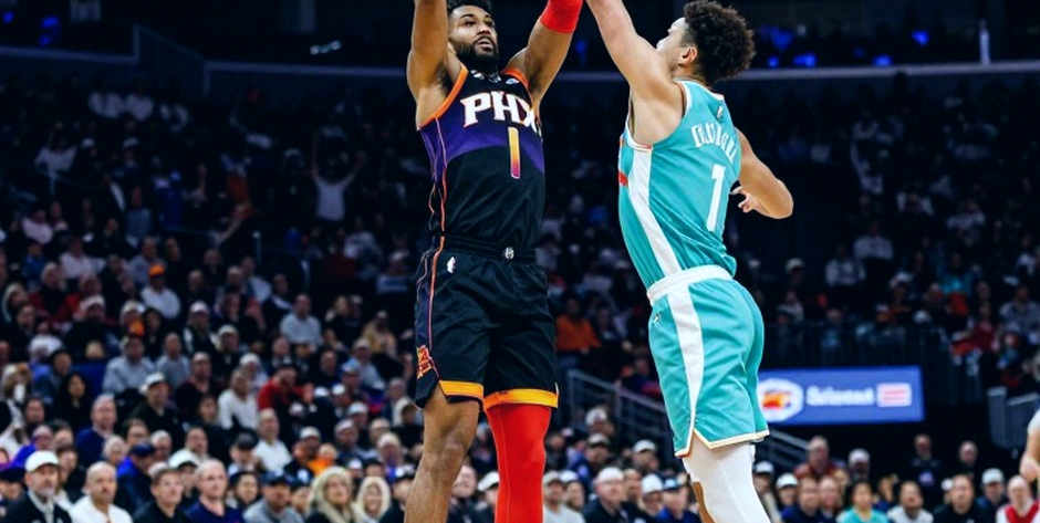 TJ Shorts tỏa sáng, Valencia hạ Baskonia: khi bảng điểm kể ngược lại tiêu đề