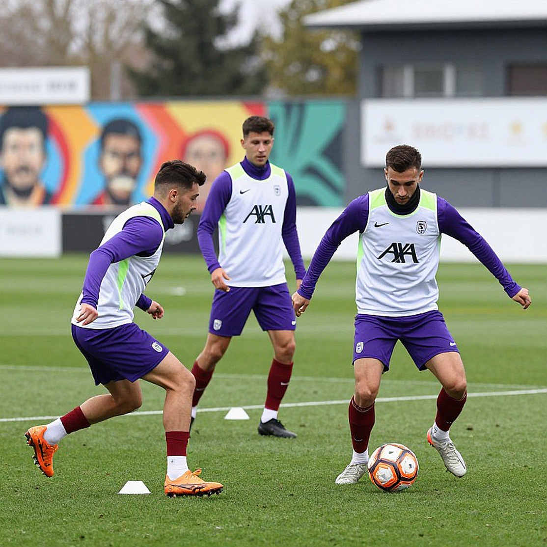 Newcastle's Seven Absentees Before Matchday Five: An Empty Midfield, a Missing Set-Piece Anchor, and a Source That Contradicts Itself Newcastle's Seven Absentees Before Matchday Five: An Empty Midfield, a Missing Set-Piece Anchor, and a Source That Contradicts Itself