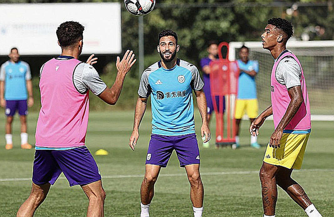 Thị trường chuyển nhượng V.League: Hợp đồng cho mượn có nghĩa vụ mua đứt và cái bẫy tài chính của đội bóng nhỏ