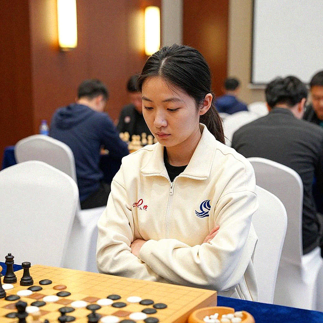 GCL 2026: Nepomniachtchi khiến Carlsen toát mồ hôi trước khi hạ Sindarov bằng đồng hồ
