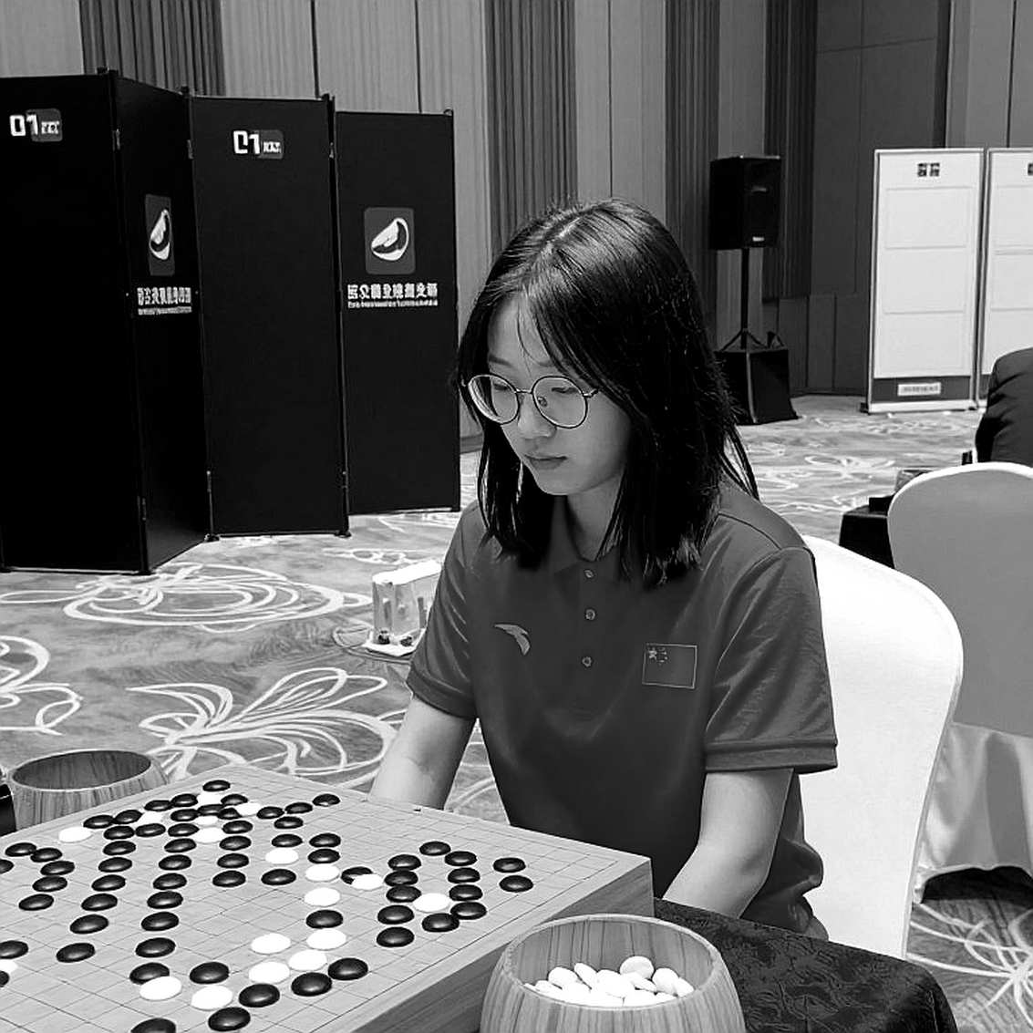 Phía sau một tựa đề lạc nhịp: Câu chuyện ChessBase Magazine #225 và Festival Prague 2026