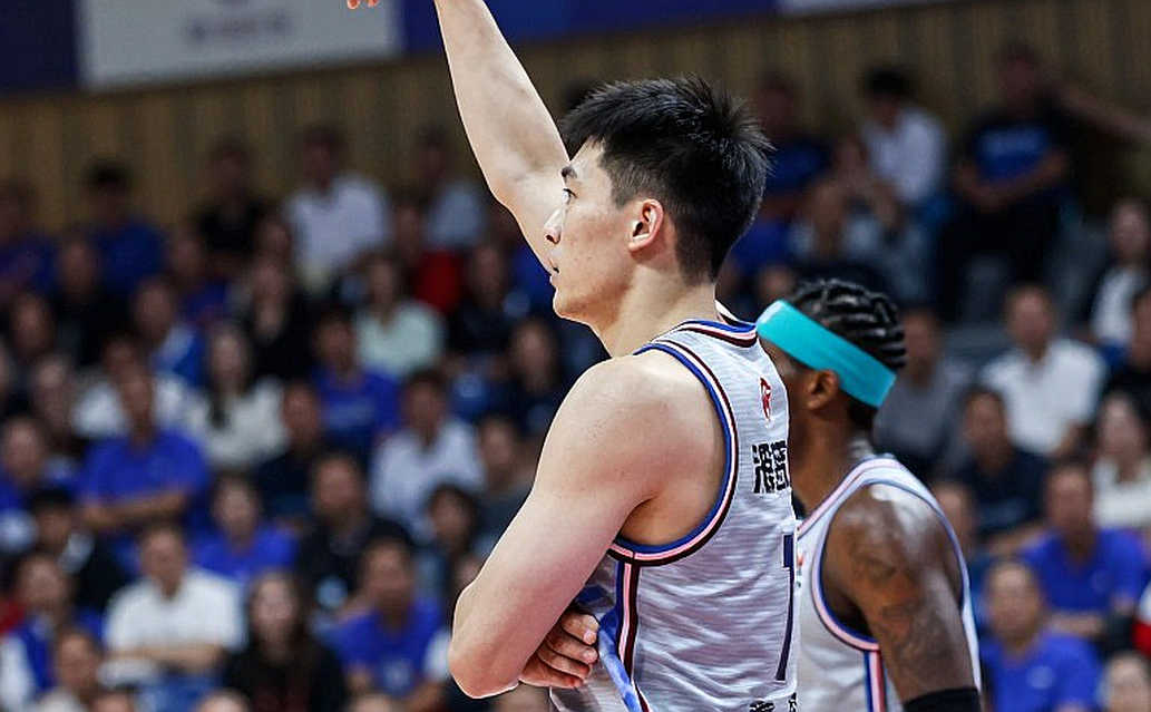 AGE Chalkida thắng Sporting 66-57, giành vé vào vòng trong Greek Cup