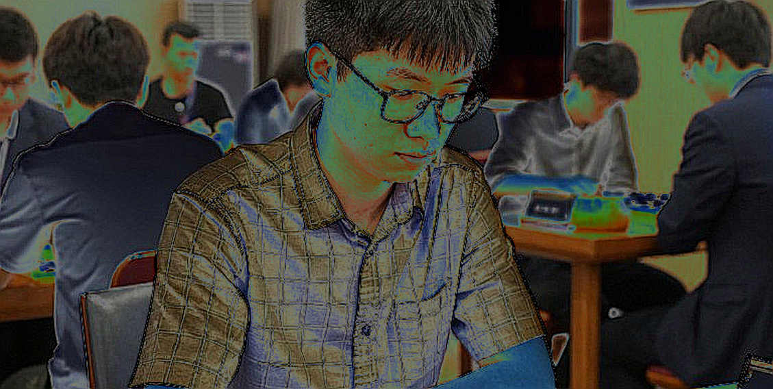Nước cờ 3.Bc4 ở Samarkand: cô bé 11 tuổi, bảng điểm 2504, và cách đọc một mẫu số nhỏ