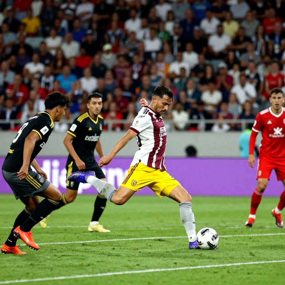 V.League và bài toán ba con số: vì sao thị trường chuyển nhượng Việt Nam không thể kiểm chứng V.League và bài toán ba con số: vì sao thị trường chuyển nhượng Việt Nam không thể kiểm chứng